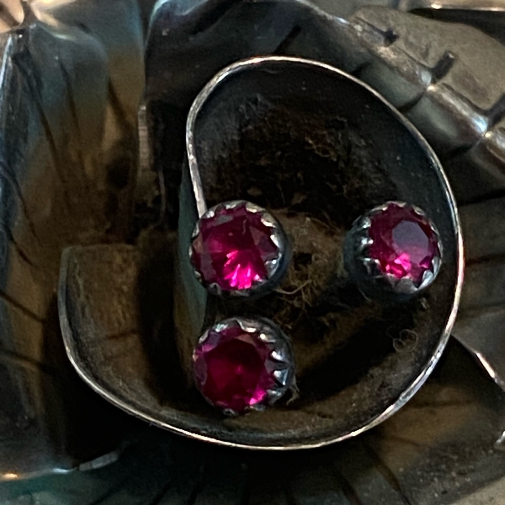 Sterling Silver Flower Brooch Ruby Red Stones 16gm - image 8